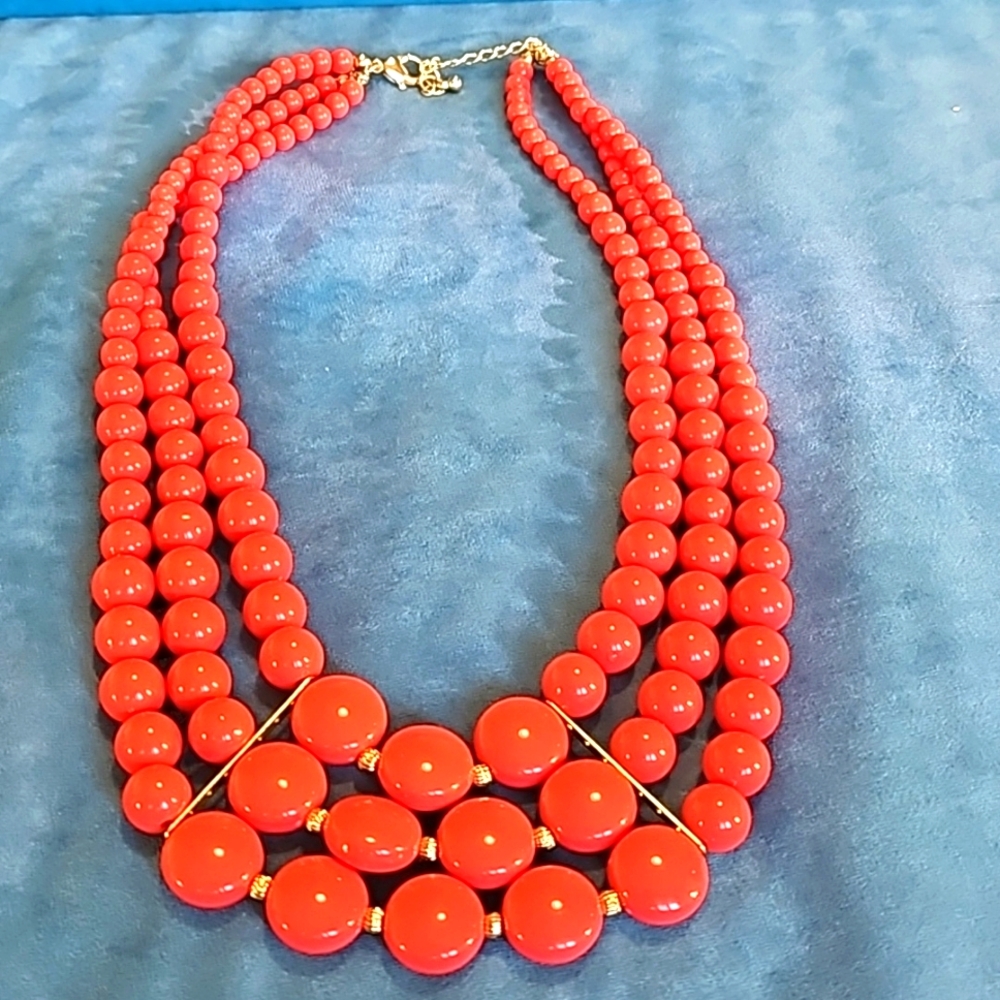 Vintage 2006 Charming Charlie coral acrylic necklace, brand new